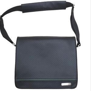 Bose SoundDock Portable Travel Bag black green trim adjustable strap felt lining